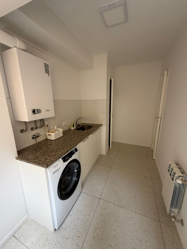 DEPARTAMENTO DE 4 AMBIENTES, A UNA CUADRA DE LA COSTA