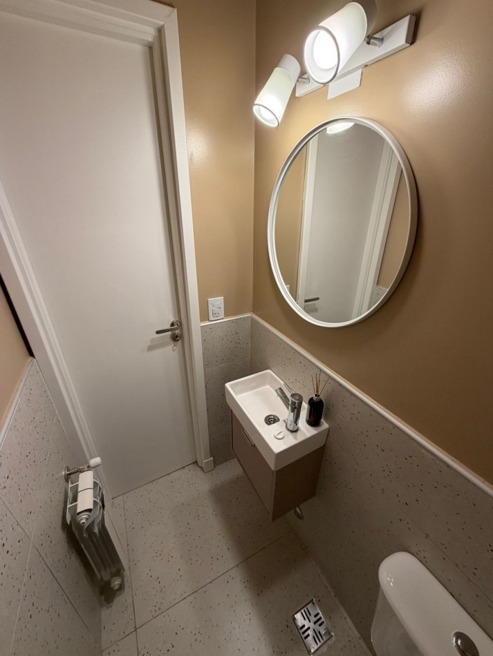 DEPARTAMENTO DE 4 AMBIENTES, A UNA CUADRA DE LA COSTA