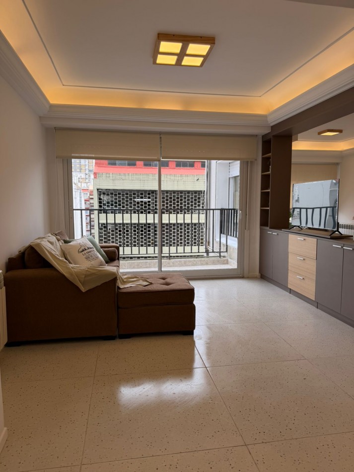 DEPARTAMENTO DE 4 AMBIENTES, A UNA CUADRA DE LA COSTA