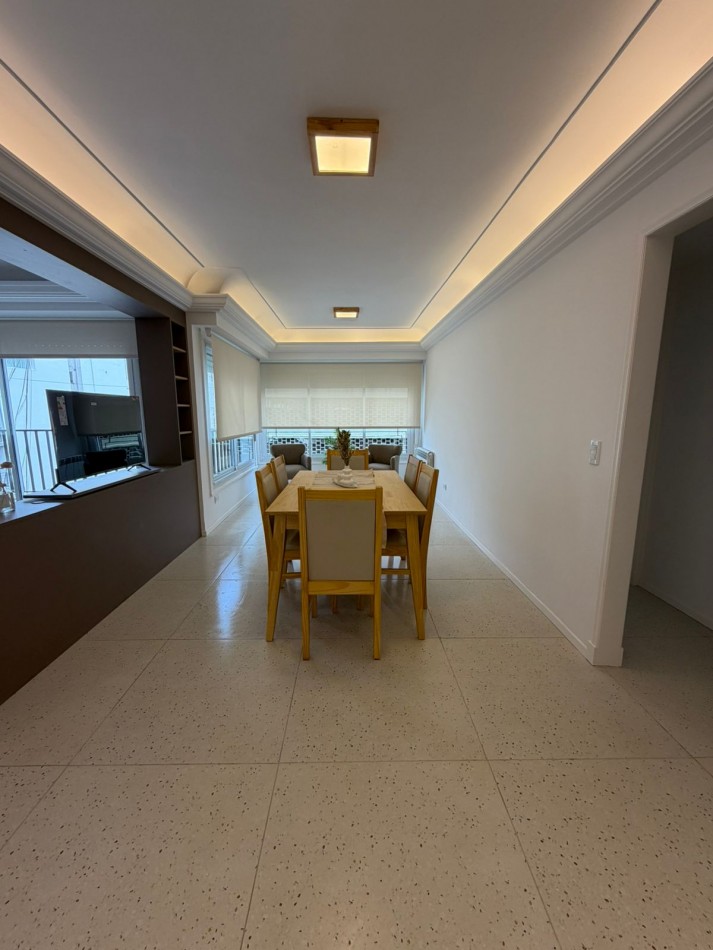 DEPARTAMENTO DE 4 AMBIENTES, A UNA CUADRA DE LA COSTA