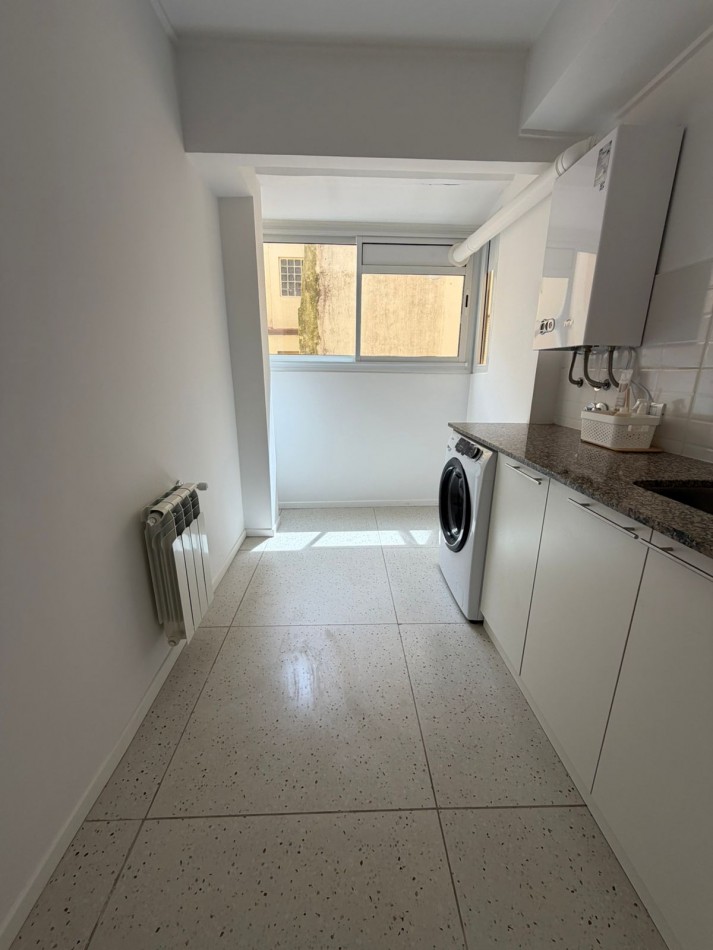 DEPARTAMENTO DE 4 AMBIENTES, A UNA CUADRA DE LA COSTA