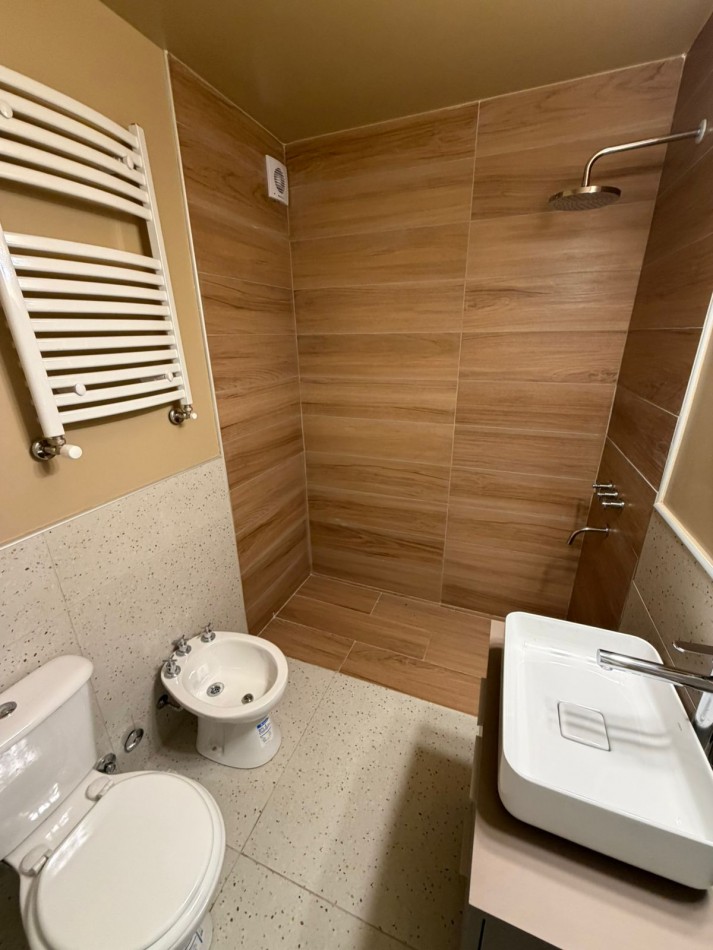 DEPARTAMENTO DE 4 AMBIENTES, A UNA CUADRA DE LA COSTA