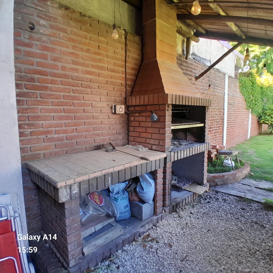 CHALET DE 6 AMBIENTES EN BARRIO SAN CARLOS