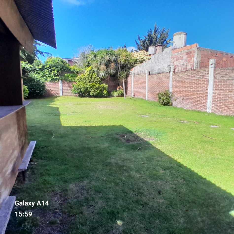 CHALET DE 6 AMBIENTES EN BARRIO SAN CARLOS