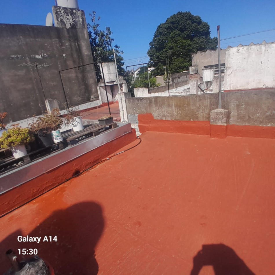 PH DE DOS AMBIENTES, POR PASILLO EN PLANTA BAJA