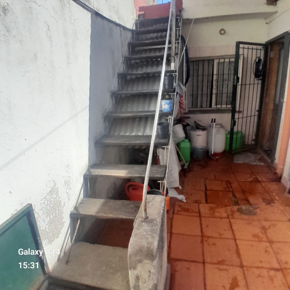 PH DE DOS AMBIENTES, POR PASILLO EN PLANTA BAJA