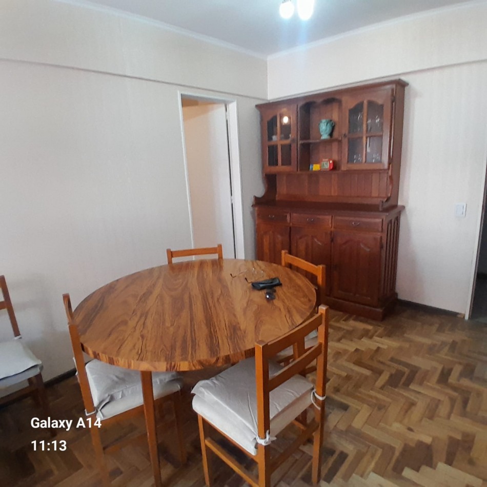 EN VENTA. DEPARTAMENTO DOS AMBIENTES CON BALCON Y COCHERA. ZONA SANTIAGO DEL ESTERO 1900