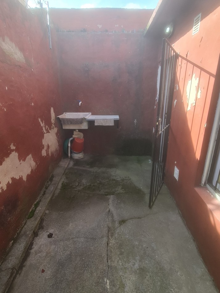 ALQUILER 24 MESES. PH DOS AMBIENTES. NECOCHEA 7400