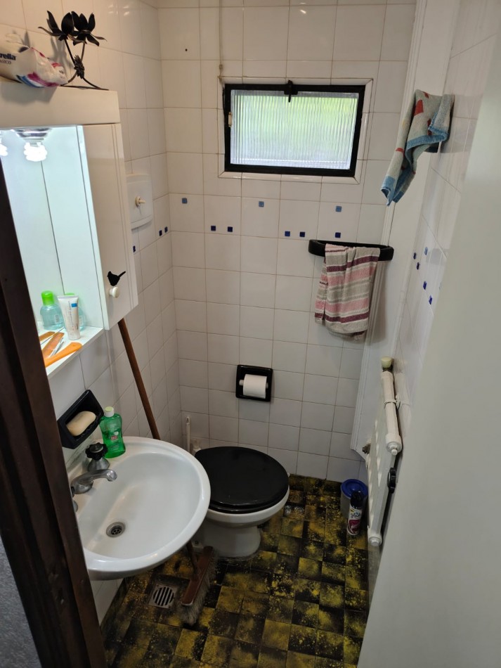 EXCELENTE CHALET 5 AMBIENTES. PARQUE LURO