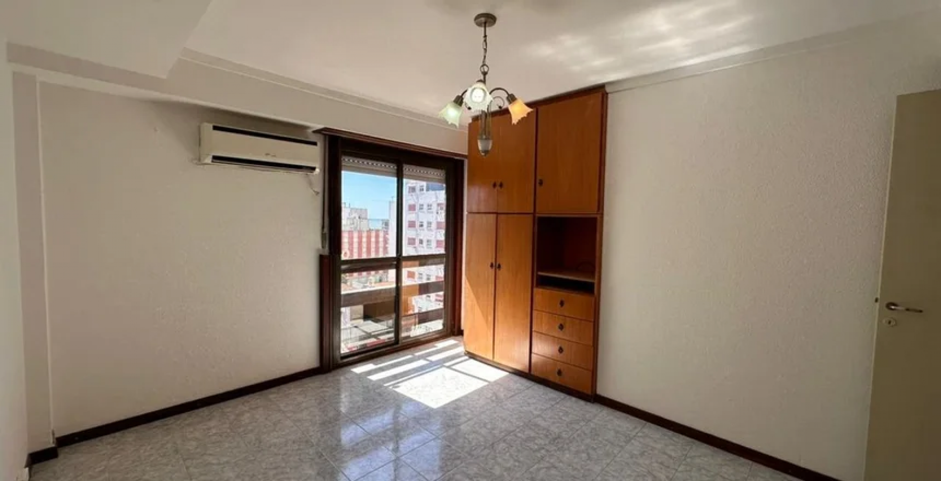 DEPARTAMENTO DE 2 AMBIENTES EN ZONA PLAZA ESPAÑA