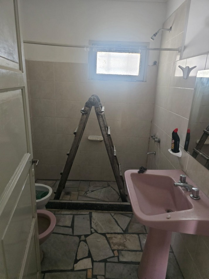 PH DE 3 AMBIENTES AL FRENTE CON ENTRADA PARA VEHICULO