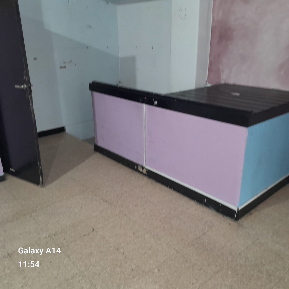 LOCAL EN 2 PLANTAS SOBRE BROWN E INDEPENDENCIA