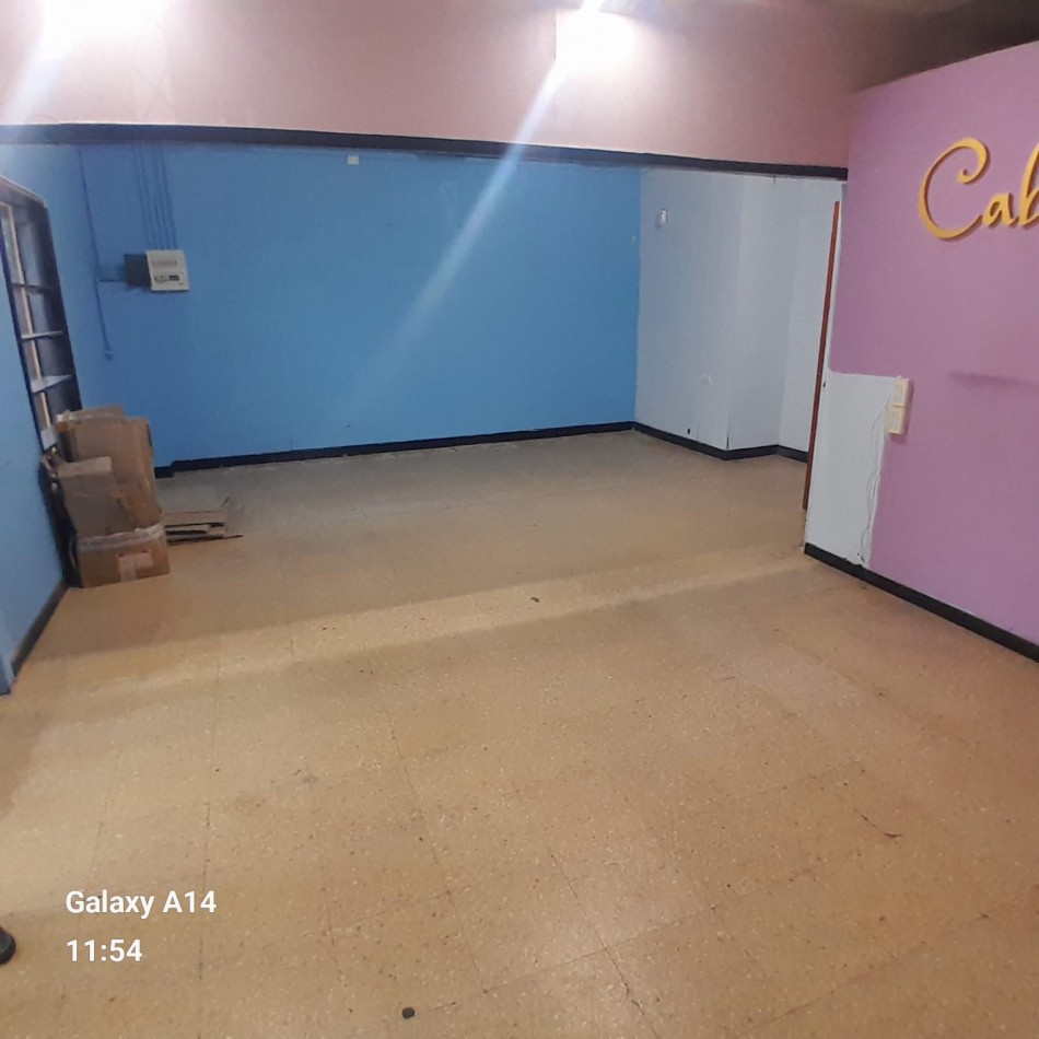 LOCAL EN 2 PLANTAS SOBRE BROWN E INDEPENDENCIA