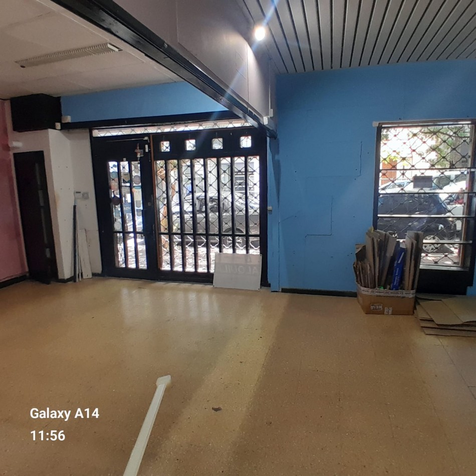 LOCAL EN 2 PLANTAS SOBRE BROWN E INDEPENDENCIA