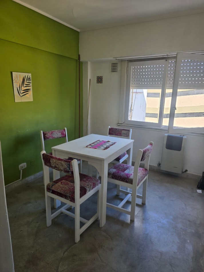 DEPARTAMENTO DE 2 AMBIENTES SOBRE ENTRE RIOS AL 1800