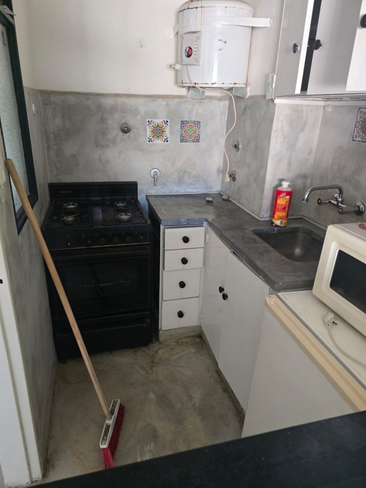 DEPARTAMENTO DE 2 AMBIENTES SOBRE ENTRE RIOS AL 1800