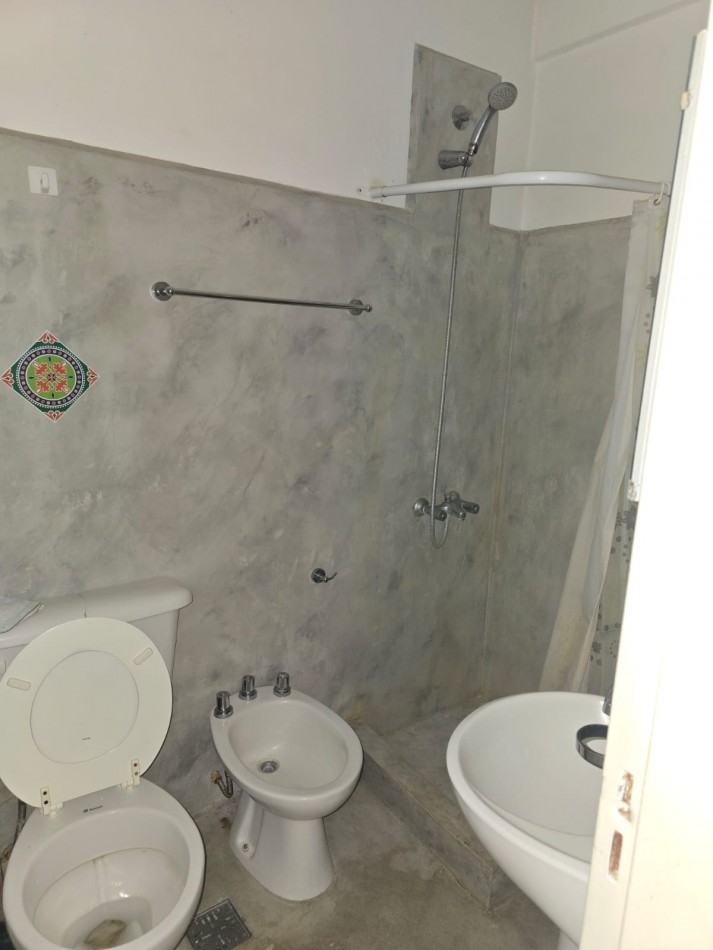 DEPARTAMENTO DE 2 AMBIENTES SOBRE ENTRE RIOS AL 1800