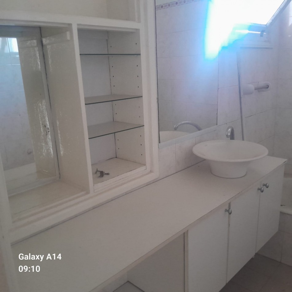 DEPARTAMENTO DE 4 AMBIENTES FRENTE AL NUEVO SHOPPING EN ZONA SUR