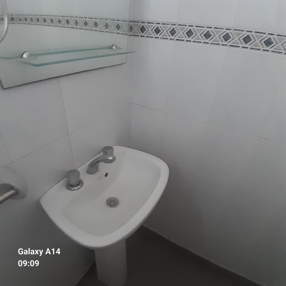 DEPARTAMENTO DE 4 AMBIENTES FRENTE AL NUEVO SHOPPING EN ZONA SUR