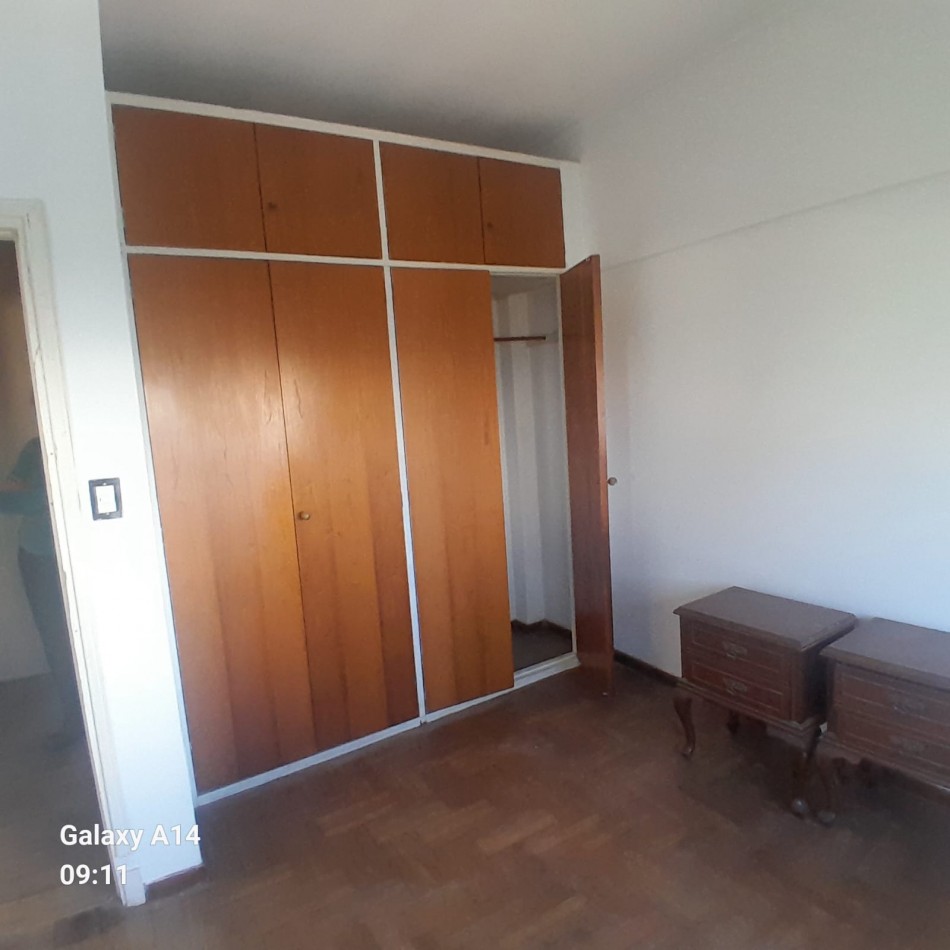 DEPARTAMENTO DE 4 AMBIENTES FRENTE AL NUEVO SHOPPING EN ZONA SUR