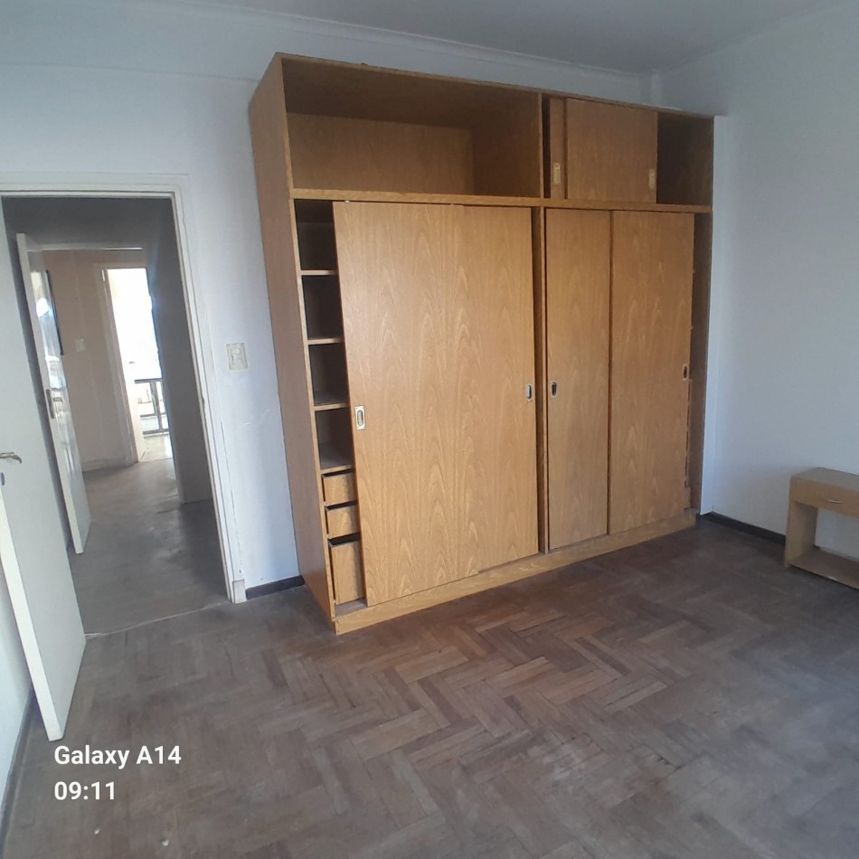 DEPARTAMENTO DE 4 AMBIENTES FRENTE AL NUEVO SHOPPING EN ZONA SUR