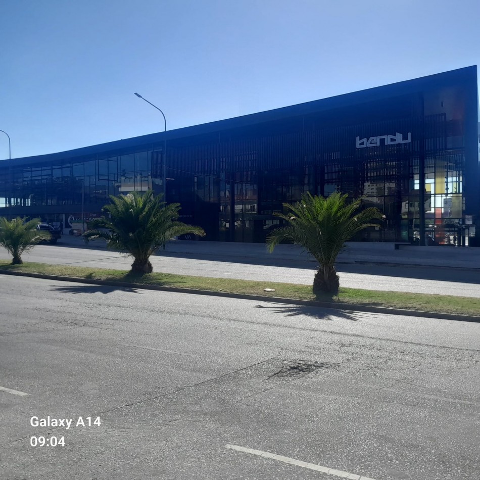 DEPARTAMENTO DE 4 AMBIENTES FRENTE AL NUEVO SHOPPING EN ZONA SUR