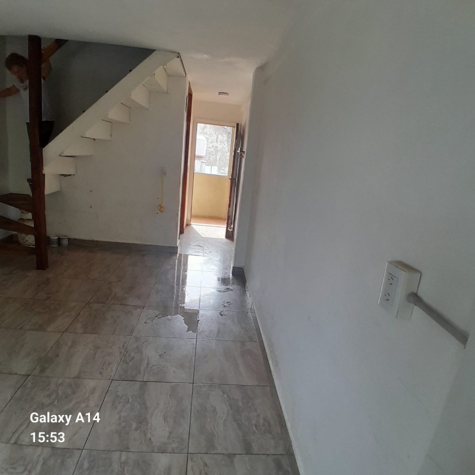 DUPLEX DOS AMBIENTES EN PRIMER PISO. APTO CREDITO