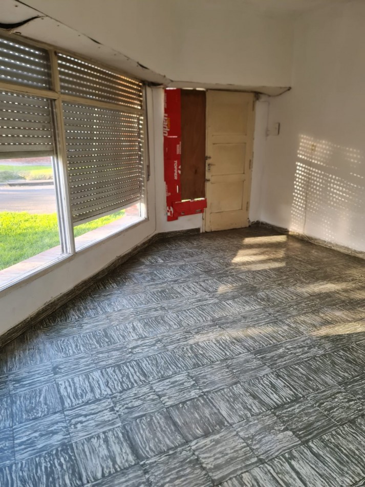 EN BLOCK: DOS PHS Y UN DEPTO O LOCAL EN BARRIO VILLA PRIMERA.  