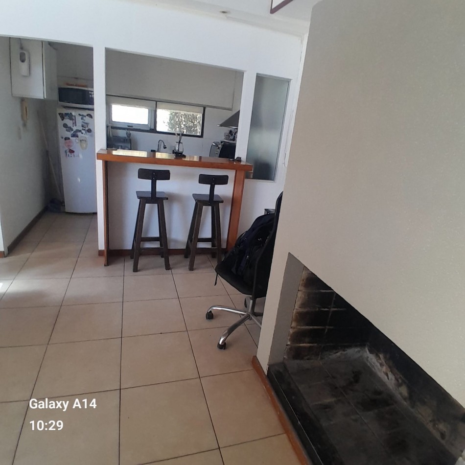 CASA DE HERMOSO DISEÑO EN SIERRAS DE LOS PADRES