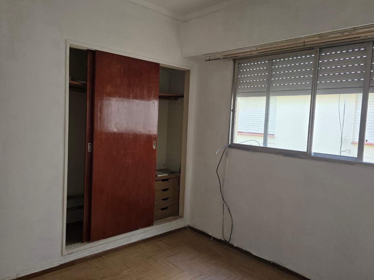 DEPARTAMENTO DE 2 AMBIENTES, INTERNO Y LUMINOSO EN ZONA PLAZA COLON