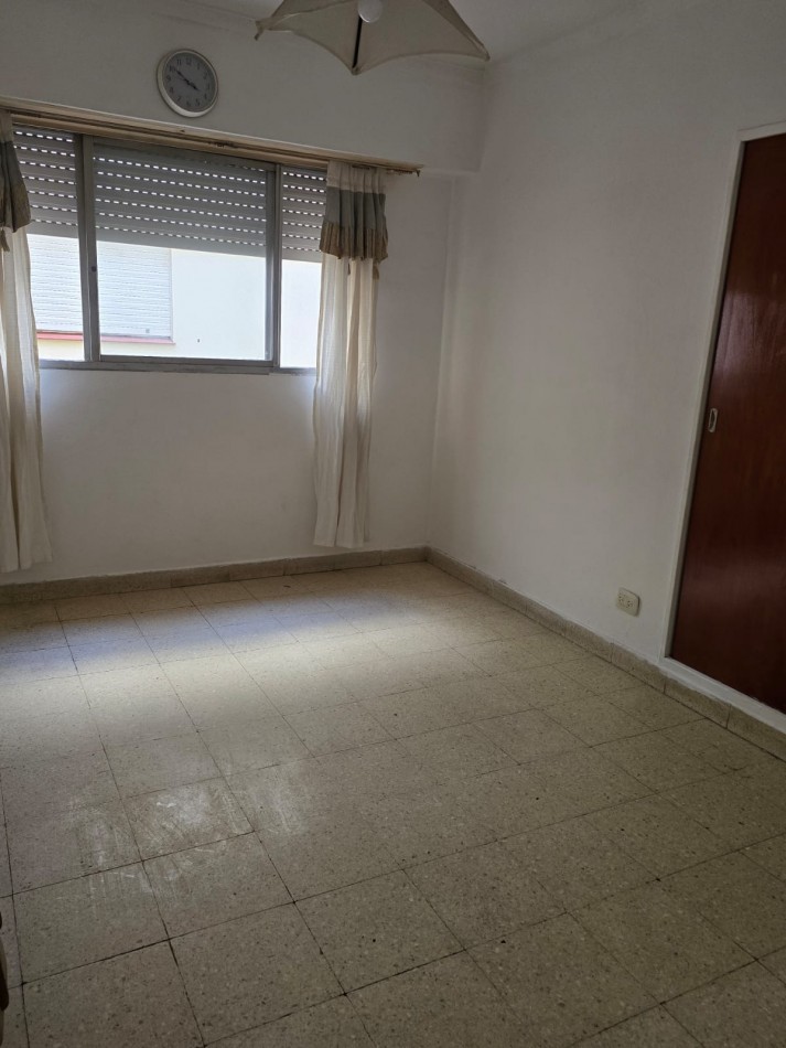 DEPARTAMENTO DE 2 AMBIENTES, INTERNO Y LUMINOSO EN ZONA PLAZA COLON