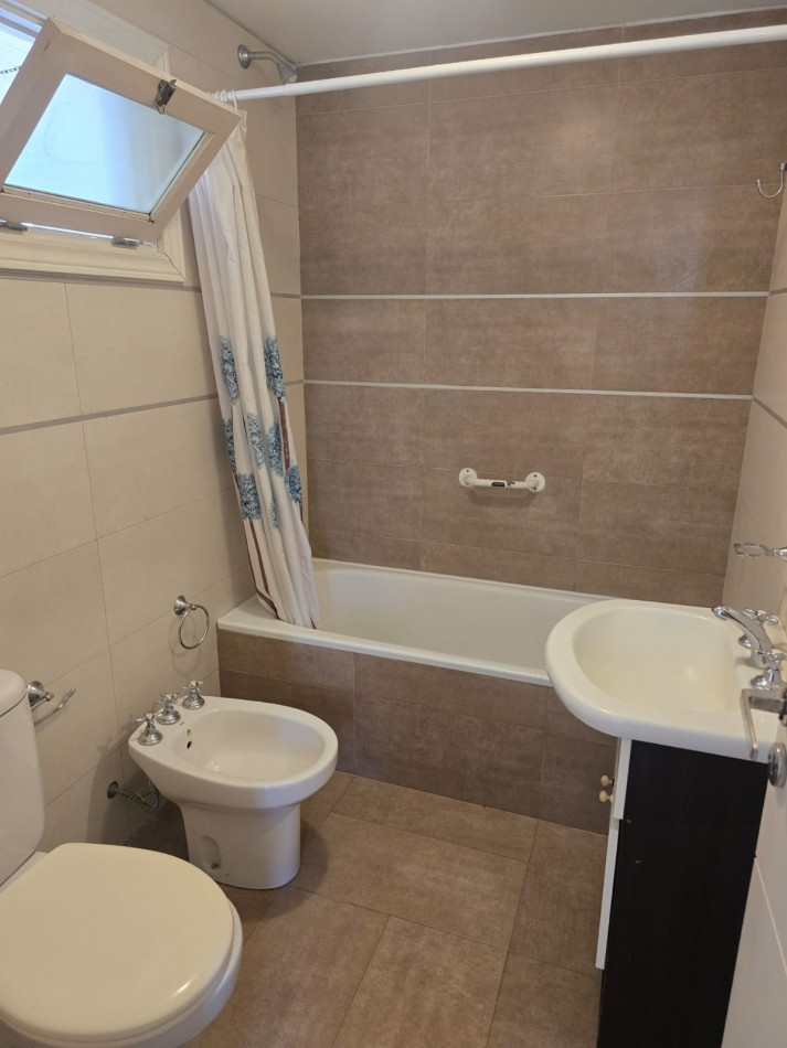 PH DE 2 AMBIENTES EN PRIMER PISO POR ESCALERA