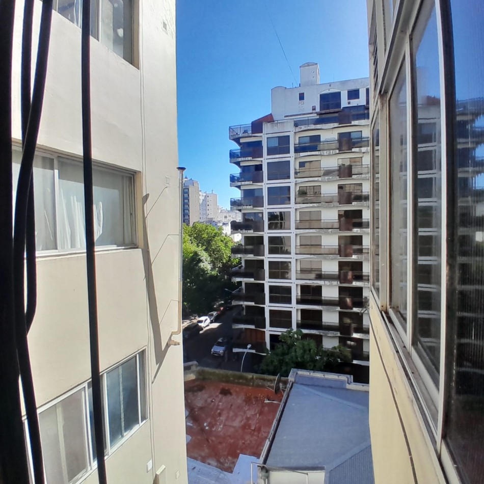 DEPARTAMENTO SEMIPISO DE 2 AMBIENTES EN ZONA PLAZA MITRE