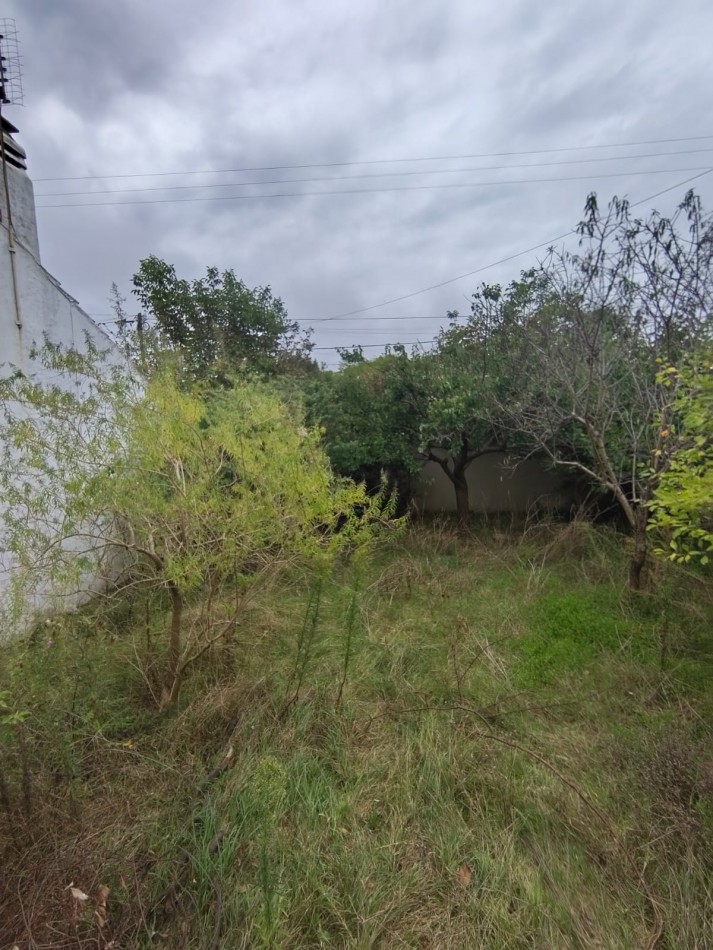 CHALET DE 4 AMBIENTES EN BARRIO CAISAMAR MAS LOTE LINDERO