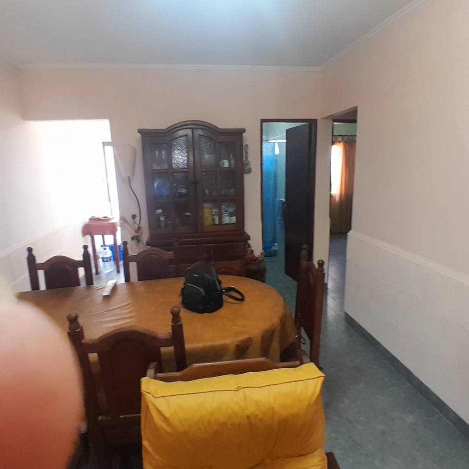 CASA DE 3 AMBIENTES EN BARRIO RAICES