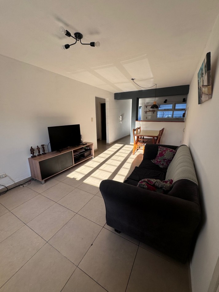 EN VENTA. PH TRES AMBIENTES CON PATIO. ZONA MISIONES Y AVELLANEDA. APTO CREDITO