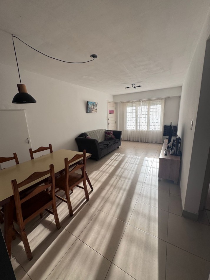 EN VENTA. PH TRES AMBIENTES CON PATIO. ZONA MISIONES Y AVELLANEDA. APTO CREDITO