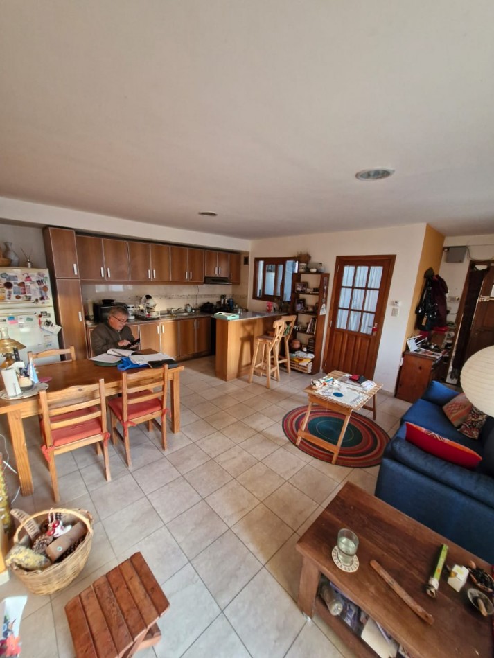 DEPARTAMENTO TIPO PH DE 3 AMBIENTES EN UN PRIMER PISO