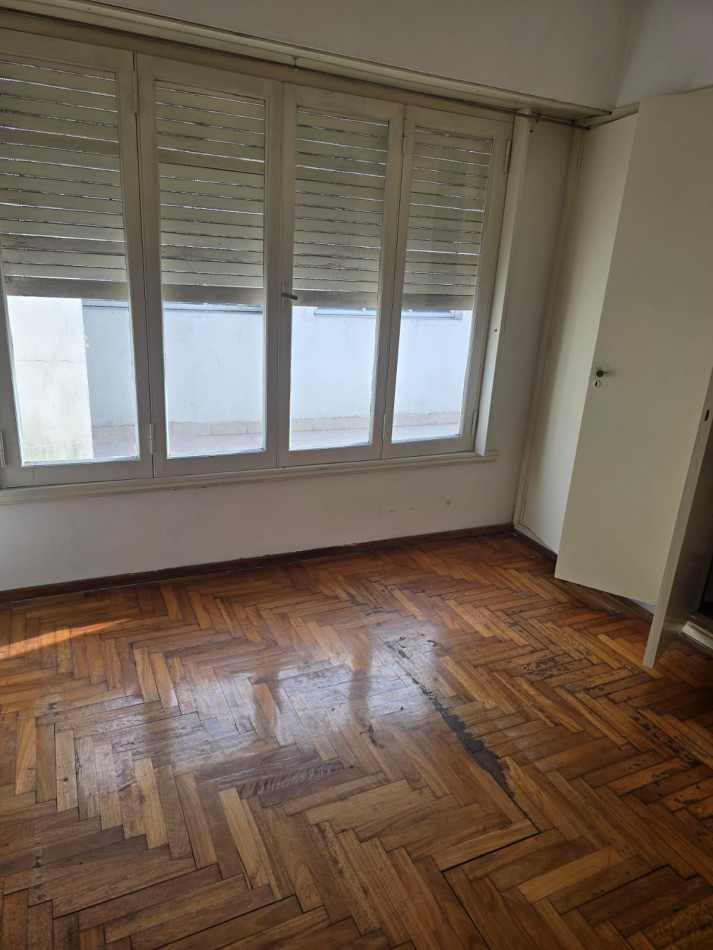 PH DE 3 AMBIENTES EN PRIMER PISO POR ESCALERA