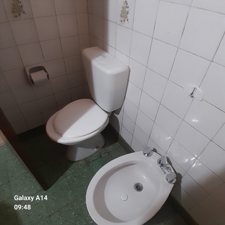 PH DE 2 AMBIENTES EN PRIMER PISO A LA CALLE