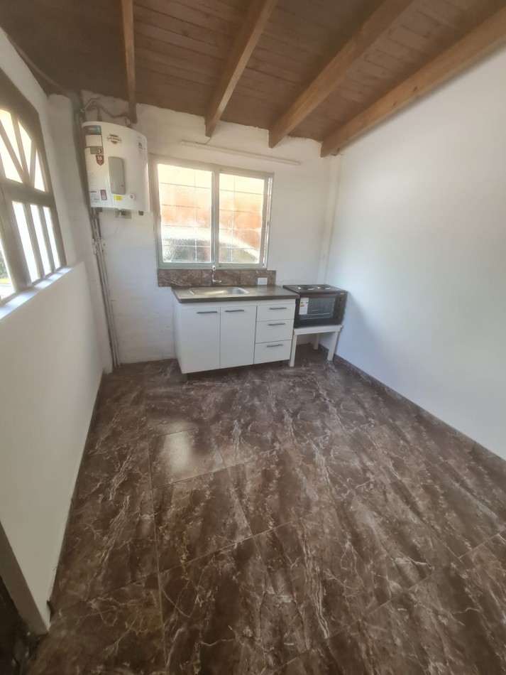 ALQUILER 12 MESES. DOS AMBIENTES ITUZAINGO 6500