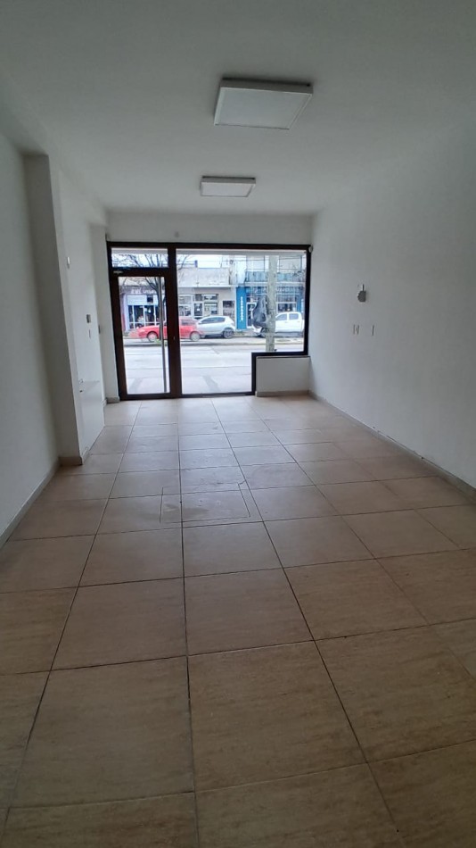 ALQUILER LOCAL COMERCIAL SOBRE  AVDA JARA