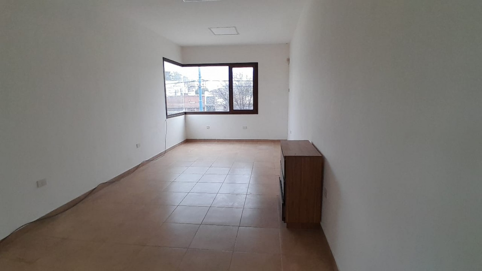 ALQUILER LOCAL COMERCIAL SOBRE  AVDA JARA