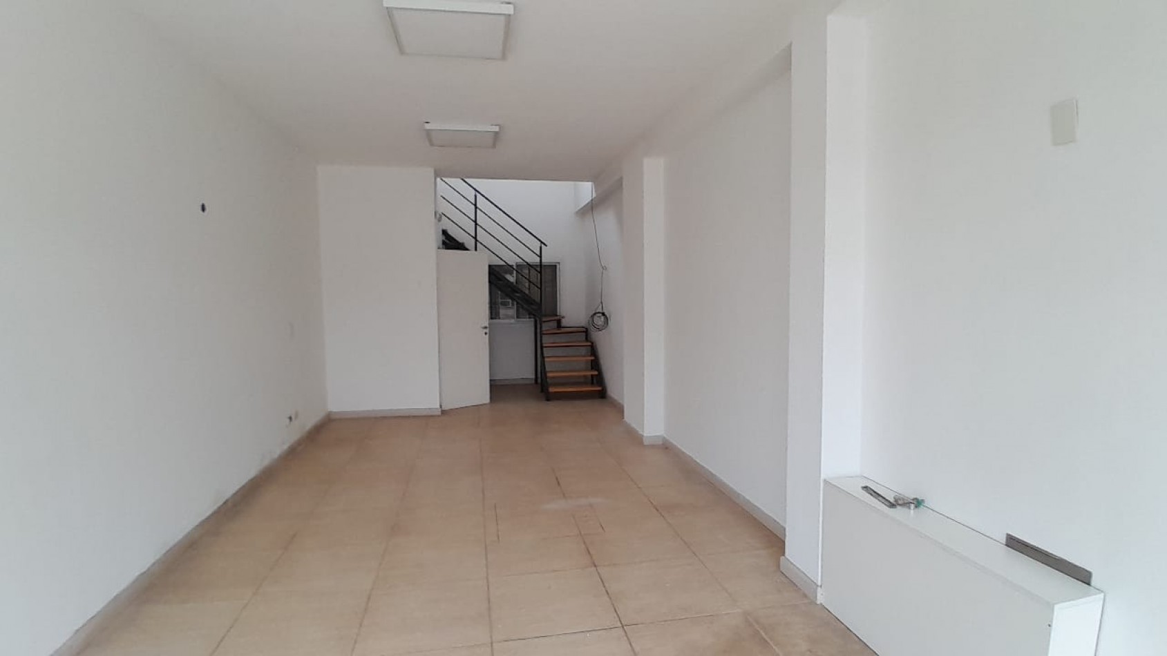 ALQUILER LOCAL COMERCIAL SOBRE  AVDA JARA