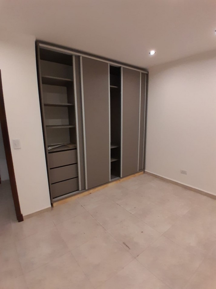 ALQUILER 24 MESES. CHALET EN PLANTA BAJA, 3 AMBIENTES. ZONA FRENCH Y SAN JUAN