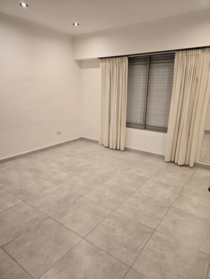 ALQUILER 24 MESES. CHALET EN PLANTA BAJA, 3 AMBIENTES. ZONA FRENCH Y SAN JUAN