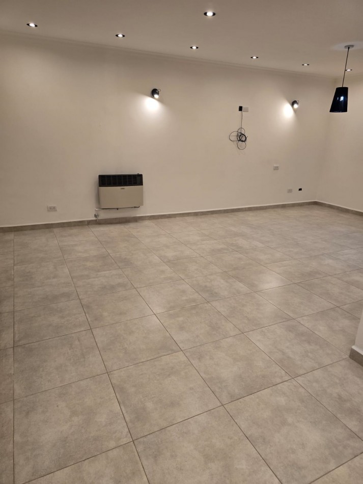 ALQUILER 24 MESES. CHALET EN PLANTA BAJA, 3 AMBIENTES. ZONA FRENCH Y SAN JUAN