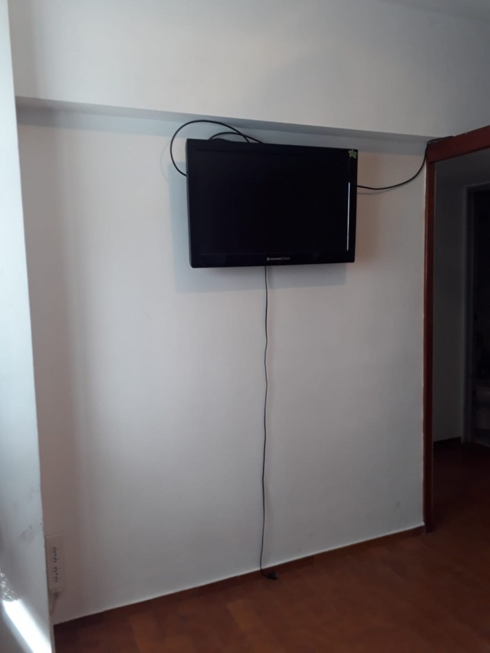 DEPARTAMENTO UN AMBIENTE. EN PEATONAL SAN MARTIN Y BUENOS AIRES