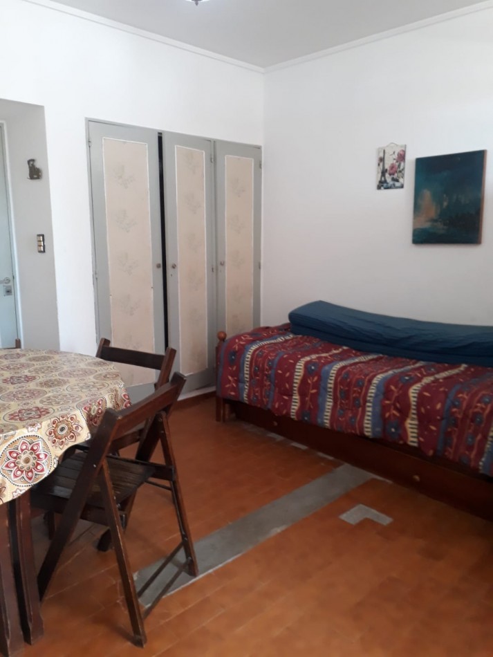 DEPARTAMENTO UN AMBIENTE. EN PEATONAL SAN MARTIN Y BUENOS AIRES