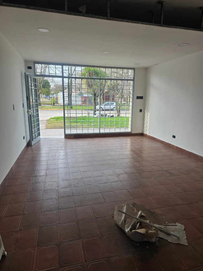LOCAL SOBRE AVENIDA LIBERTAD AL 5200